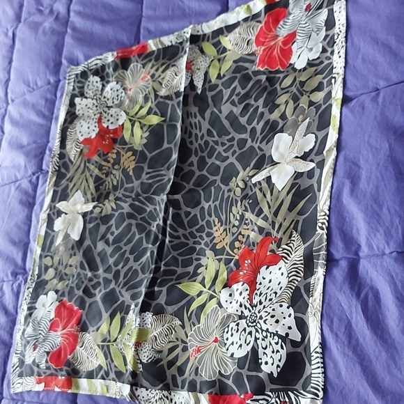 Vintage Floral Silk Neck Scarf - Picture 4 of 6
